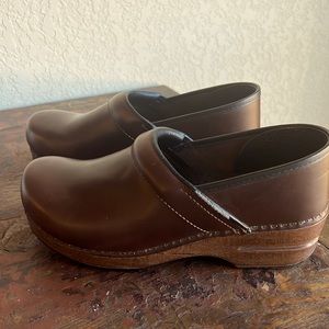 Size 40 Brown Dansko Clogs